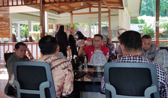 
					Sambut Bulan Kemerdekaan, Kakanwil Kemenkumham Sulawesi Barat Siap Berikan Kontribusi Nyata