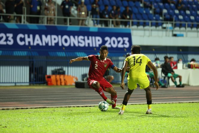 
 Pemain Timnas Indonesia U-23, Bagas Kaffa di laga melawan Malaysia (dok. pssi.org)