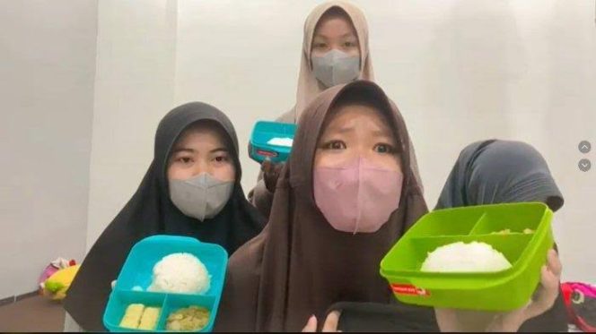 
 Video Curhatan Santriwati Mahad Al Jamiah UIN Walisongo Semarang Viral, Diduga Diberi Makanan Basi