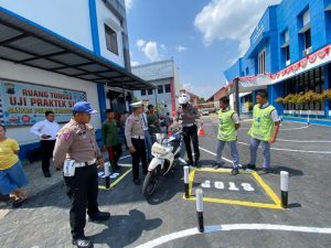 Ilustrasi Ujian SIM C