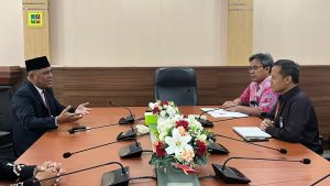 Kakanwil Kemenkumham Sulawesi Barat, Parlindungan saat mengunjungi Bank Indonesia Sulawesi Barat (dok. Istimewa)