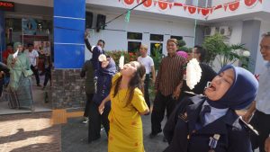 Peringati HUT ke-78 RI, Kemenkumham Sulawesi Barat adakan lomba tradisional (dok. istimewa)