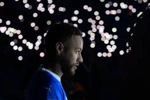 Neymar saat diperkenalkan oleh Al Hilal ke publik (dok. marca)