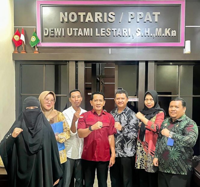 
					Kadiv Administrasi Kemenkumham Maluku Utara lakukan pemeriksaan kepada notaris (dok. istimewa)