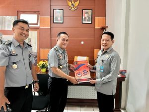 Tim pendampingan Rupbasan Ternate serahkan hasil laporan (dok. Istimewa)