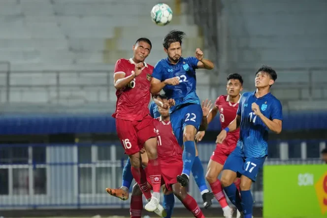 
					Laga antara Indonesia melawan Thailand di babak semi final Piala AFF U-23 (dok. aseanfootball.org)