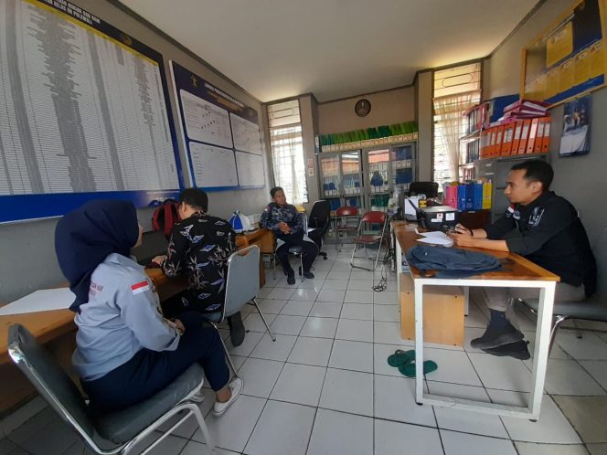 
					Tim Monitoring kanwil Kemenkumham Sulawesi Barat saat lakukan pendampingan (dok. istimewa)