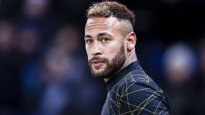 
					Neymar Ingin Pulang ke Barcelona, MU Tunjukkan Minatnya 