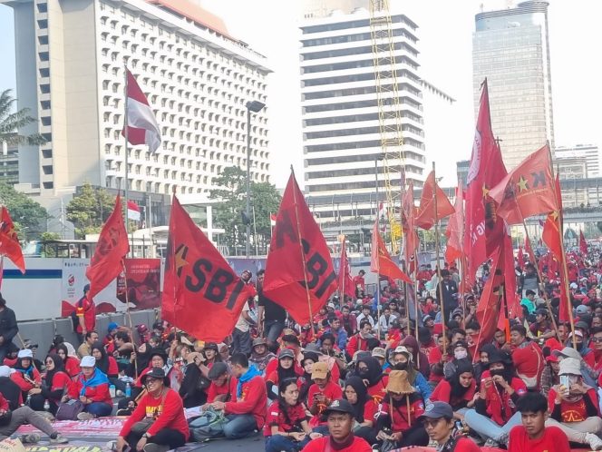 
					Aksi demo buruh ini terjadi di Patung Kuda dan Gedung DPR (10/8/23)