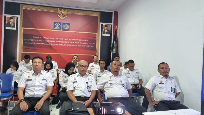 
 Jajaran pegawai Rupbasan Ternate saat mengikuti zoom meeting (dok. istimewa)
