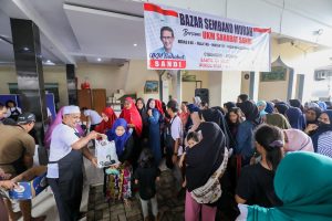 Harga Beras Naik Sandiaga Uno Adakan Bazar Sembako Murah