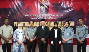 Kakanwil M. Adnan melantik Notaris pengganti (dok. istimewa)
