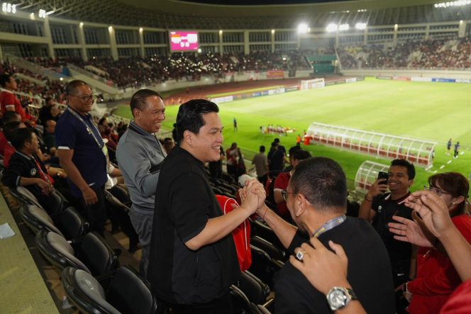 
 Ketua Umum PSSI, Erick Thohir saat menyaksikan laga antara Indonesia U-23 vs Taiwan U-23 (dok. pssi.org)