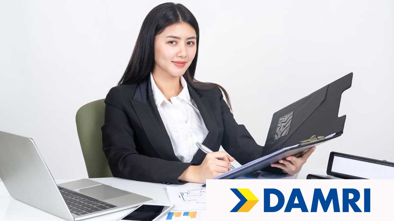 Staff Administrasi DAMRI